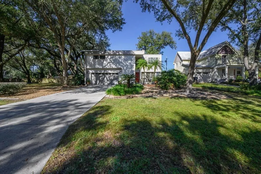 Holiday home Reel Relaxing Across From River In Huge 24 Foot Swim Spa Tampa